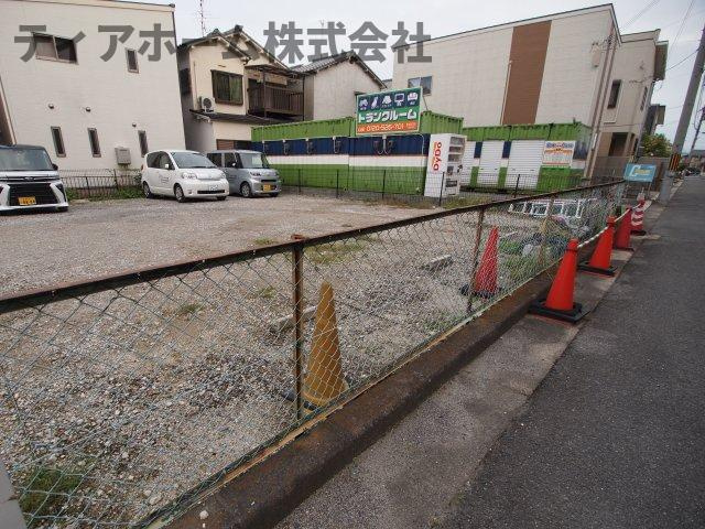 アメニティ24の駐車場