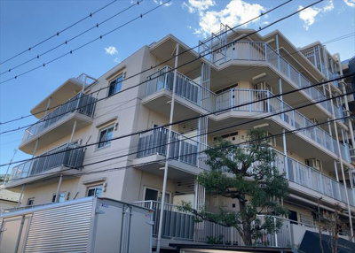 【構造・工法・仕様】 | ハイネス町田 | ＳＲＣ造は強度や耐震性の面でもRC造と比べて優れています。そのため、10階建以上の高層または超高層マンションなどの建築にも多く採用されています。柱や梁などのサイズが小さくても高い耐震性を確保できます。