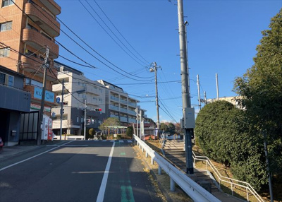 【展望】 | ハイネス町田 | 眺望を気にして物件を探す場合、前面に建物が建っていないか現地で確認しましょう！前面に建物があると景色はもちろん、日当たりや風通しにも影響が出てきます。住んだ時のことを想像しながら現地見学をしましょう。