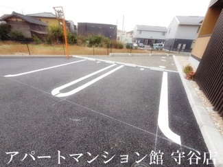 【駐車場】