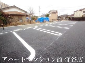 【駐車場】