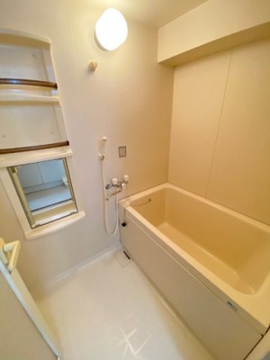 【浴室】 | ラフィーネ戸畑 | お風呂で日々の疲れを落としましょう