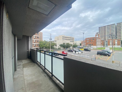 【バルコニー】 | ラフィーネ戸畑 | 落ち着いた時間を過ごせるバルコニーです