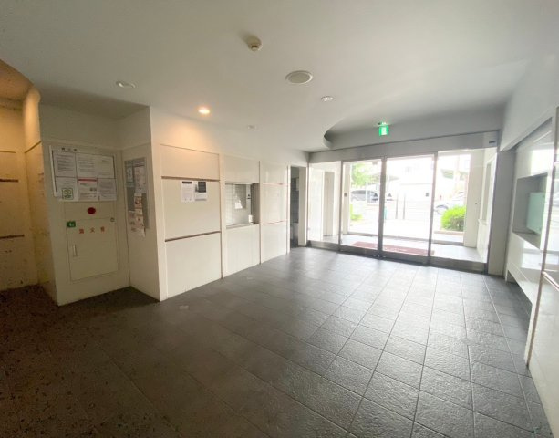 プレサンスSAKAEリバースタイルのロビー