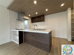 三木市志染町中自由が丘3丁目　戸建