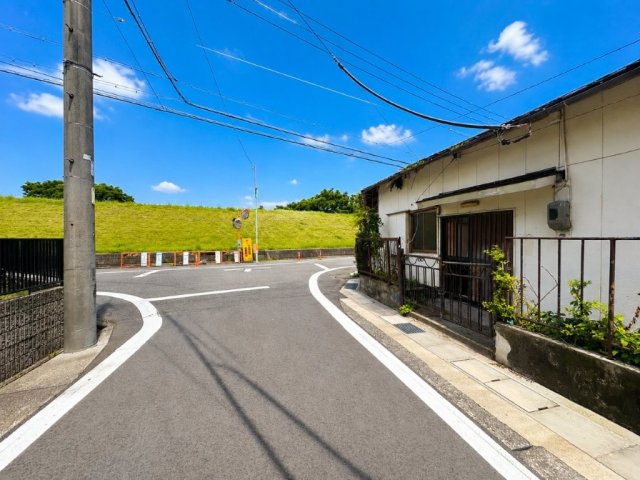 【前面道路含む現地写真】の画像