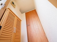 グリーンヴィレッヂの玄関