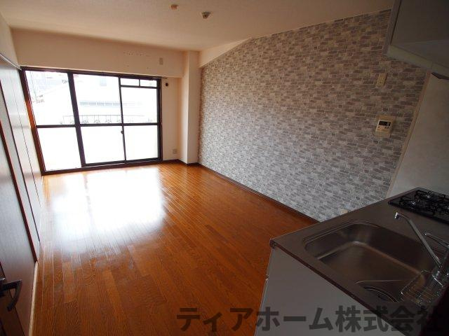 香芝市関屋の賃貸マンションの居間・リビング|居間です