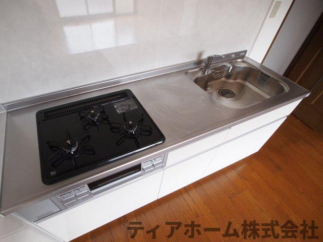 香芝市関屋の賃貸マンションのキッチン|お料理しやすいキッチンです