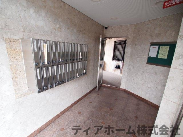 香芝市関屋の賃貸マンションのロビー