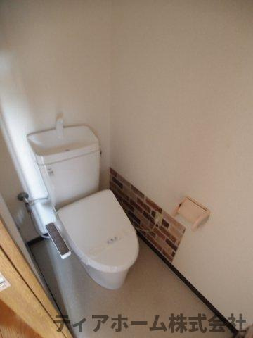 香芝市関屋の賃貸マンションのトイレ|ゆったりとした空間のトイレです