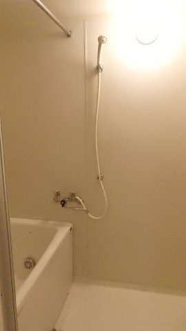 西東京市泉町２丁目の賃貸マンションの浴室