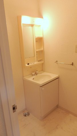 西東京市泉町２丁目の賃貸マンションの洗面所