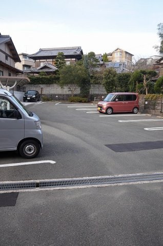 ヴィラージュＫ　Ａの駐車場|駐車場があるので、車を買う予定の方も安心です
