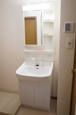 ヴィラージュＫ　Ａの洗面所|脱衣スペースもあります