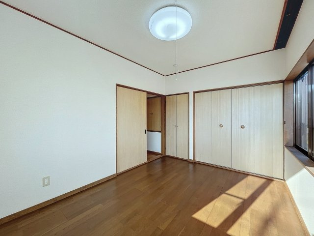 【洋室】 | 稲越戸建