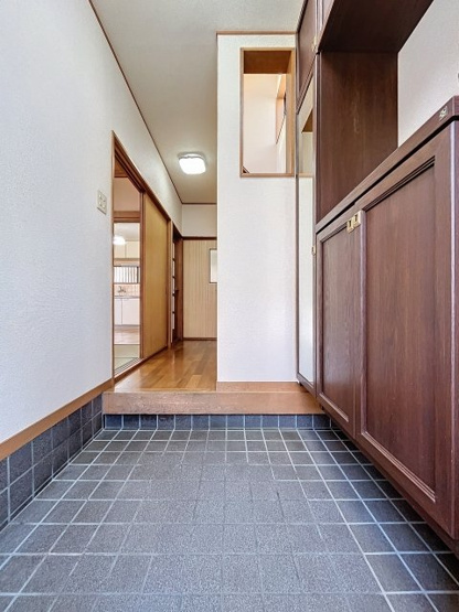 【玄関】 | 稲越戸建