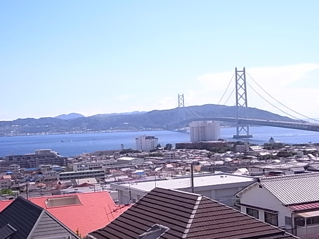 リアルテ霞ヶ丘の展望|明石海峡大橋が一望！
