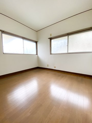 K様重根平家の洋室