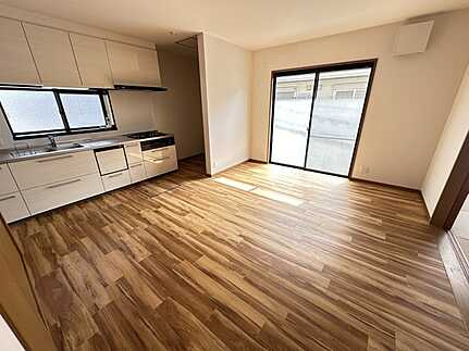 広島市安佐南区西原８丁目　中古一戸建ての居間・リビング