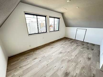 広島市安佐南区西原８丁目　中古一戸建ての洋室