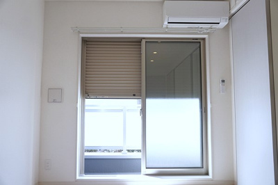 【設備】 | リブリ・THE BASE | シャッター雨戸