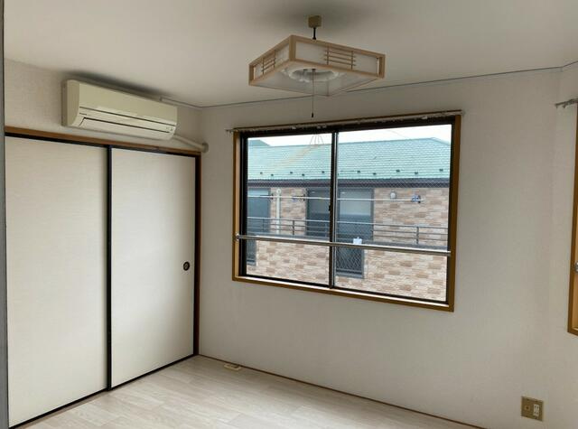 酒井ビルの洋室