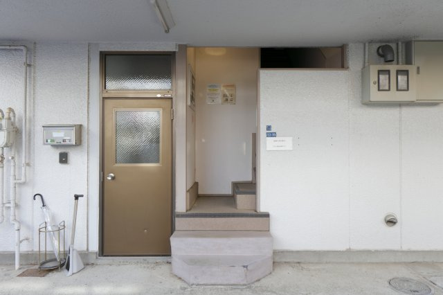 酒井ビルのエントランス