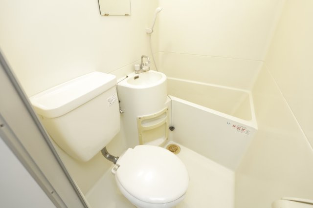 酒井ビルの浴室