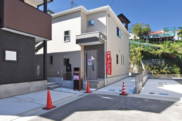 ファーストタウン川西西多田│全6区画の外観|4号地現地外観写真です。
完成済みの為、即日内覧可能です。