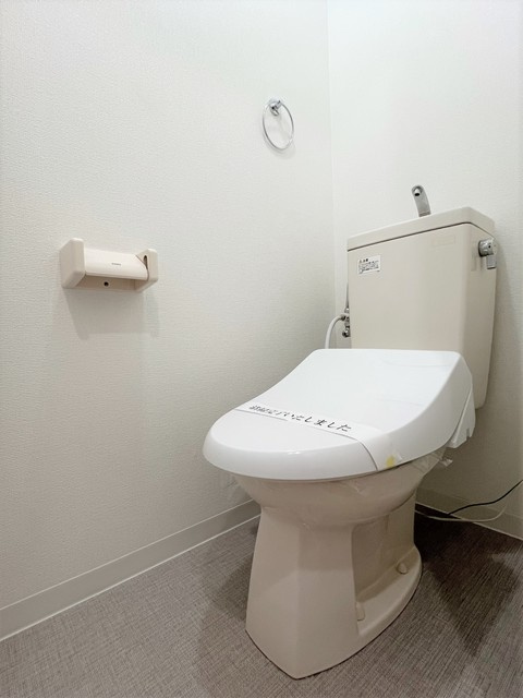 HF今池南レジデンスEASTのトイレ|同間取り画像使用
実際のお部屋と色などが異なる場合がございます。