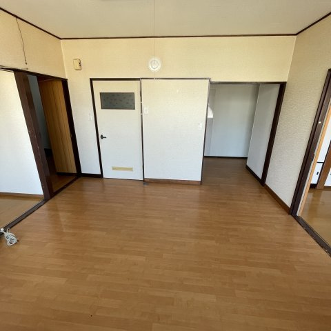 孝武マンションの居間・リビング