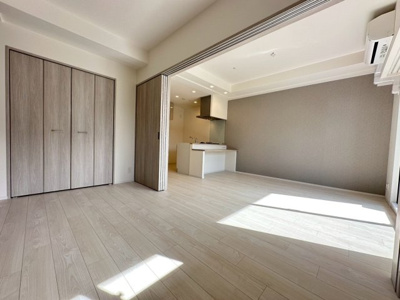 【寝室】 | スプランディッド茨木天王