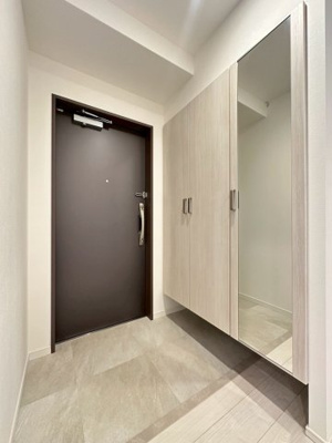 【玄関】 | スプランディッド茨木天王