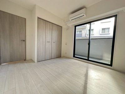 【寝室】 | スプランディッド茨木天王