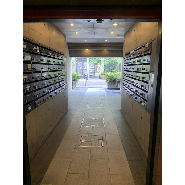 大阪市中央区南船場４丁目の店舗事務所のロビー