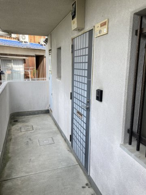 【玄関】 | スクウェアガーデン東野・