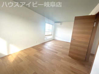 【洋室】 | 大垣市和合新町！築3年中古住宅！ビルトインガレージ2台分！小野小学校まで徒歩5分！ | 大垣市和合新町！築3年中古住宅！ビルトインガレージ2台分！小野小学校まで徒歩5分！