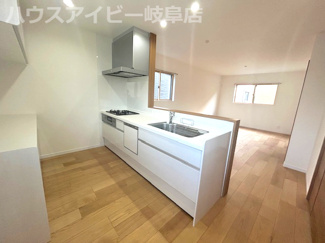 【キッチン】 | 大垣市和合新町！築3年中古住宅！ビルトインガレージ2台分！小野小学校まで徒歩5分！ | 大垣市和合新町！築3年中古住宅！ビルトインガレージ2台分！小野小学校まで徒歩5分！