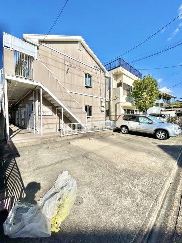 アネックスエルの駐車場