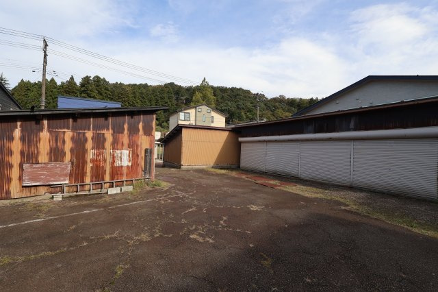 本町アイウ車庫の外観