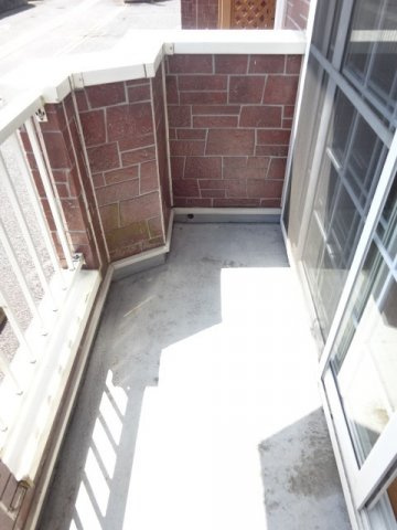 カーサ　ラウレールⅠのバルコニー|暖かな日差しのふりそそぐバルコニー