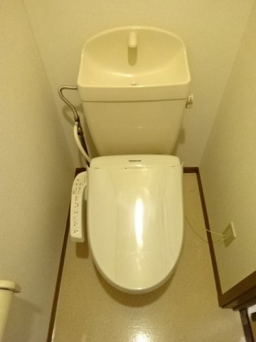カーサ　ラウレールⅠのトイレ|コンパクトで使いやすいトイレです