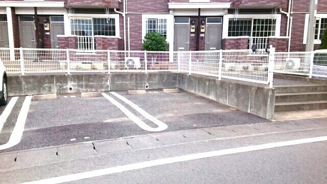 ヴィラ　サンライズ　ドリームⅡの駐車場|駐車場に車を止められます