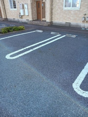 【駐車場】 | アルカンシエルⅡ | 車をお持ちの方に嬉しい駐車場付きの物件です