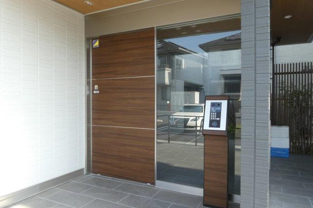 倉敷市日吉町のアパートのエントランス