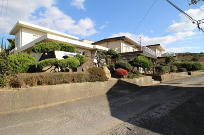 【前面道路含む現地写真】 | 山陽小野田市西高泊中古二階建