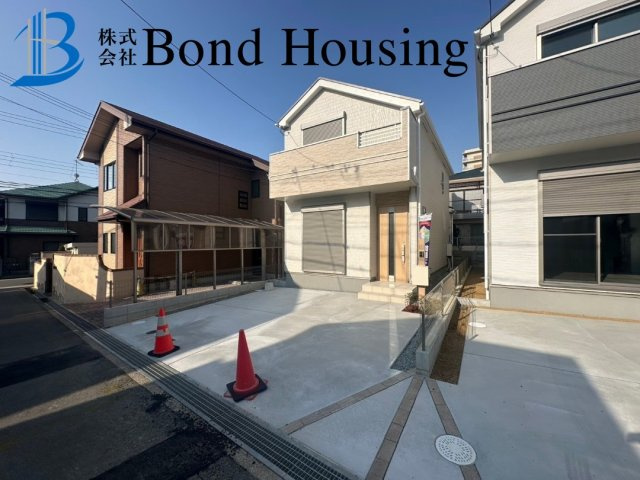 住宅性能評価・お車並列２台駐車可・千鳥が丘　全２棟　2号地の前面道路含む現地写真