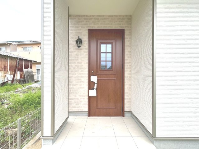 【商談中】ハートフルタウン　扶桑町高雄6期　全3区画分譲の玄関|玄関ドアの鍵はディンプルキーと内側はサムターンキーになっており防犯性の高い仕様になっています。