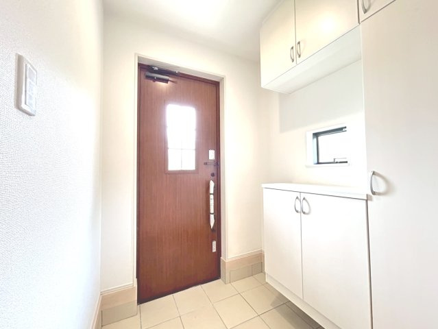 【商談中】ハートフルタウン　扶桑町高雄6期　全3区画分譲の玄関|玄関ドアの鍵はディンプルキーと内側はサムターンキーになっており防犯性の高い仕様になっています。